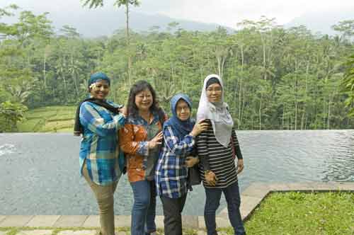 ladies at losari-AsiaPhotoStock