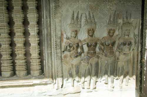 ladies angkor wat-AsiaPhotoStock