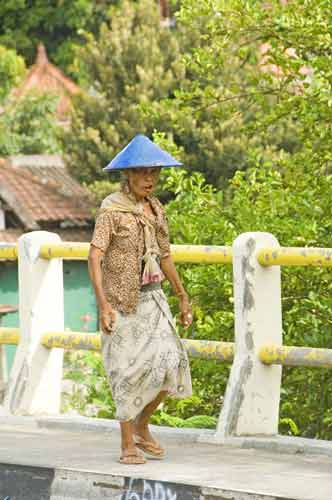 lady on bridge-AsiaPhotoStock