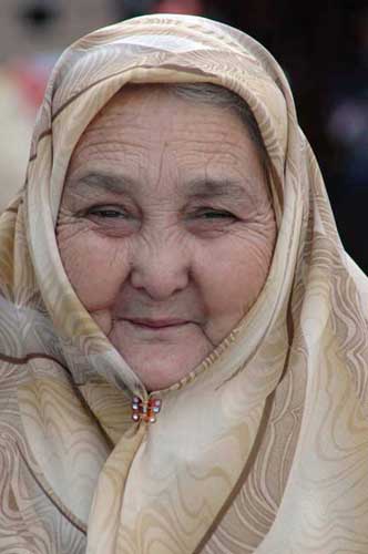 lady in scarf-AsiaPhotoStock