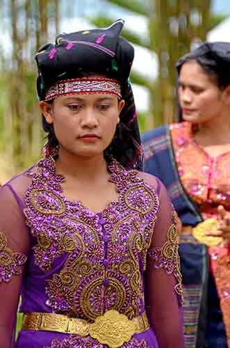 lady batak-AsiaPhotoStock