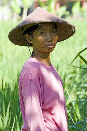 lady in pink-AsiaPhotoStock