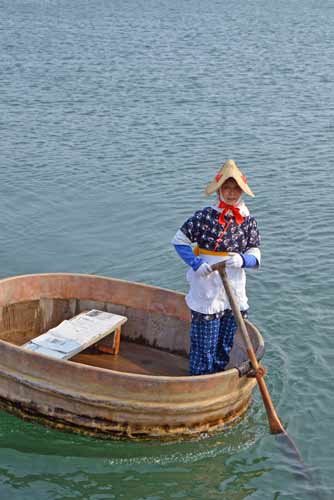 lady rower-AsiaPhotoStock