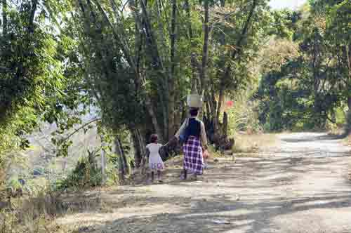 country road-AsiaPhotoStock