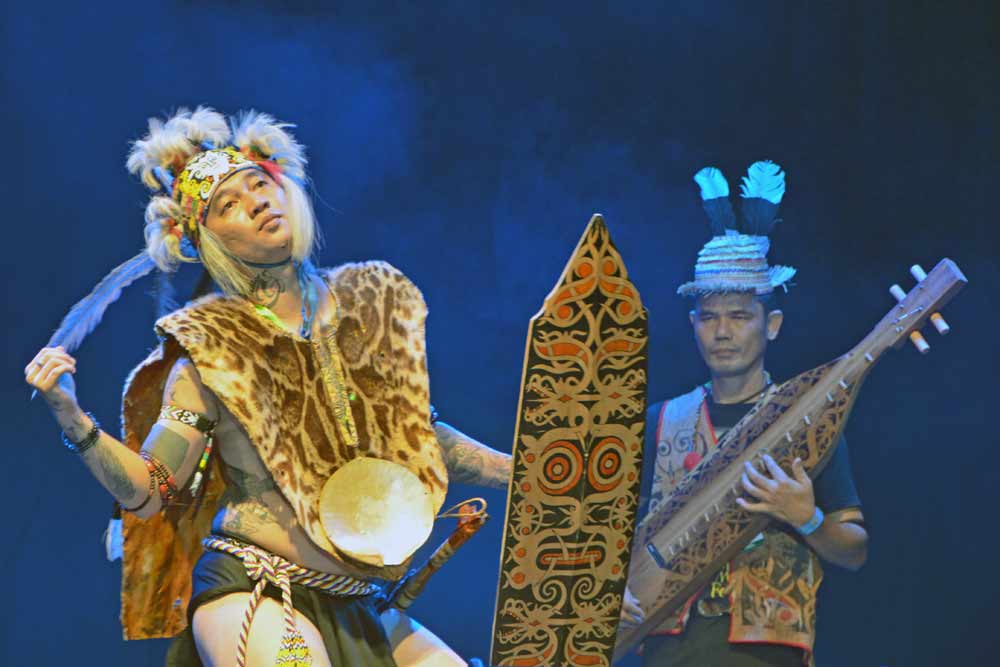 lan e tuyang music-AsiaPhotoStock