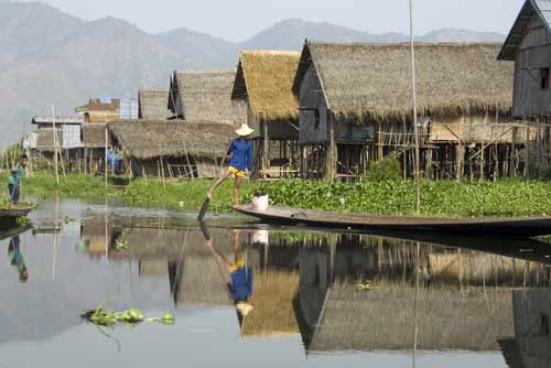 leg rower-AsiaPhotoStock