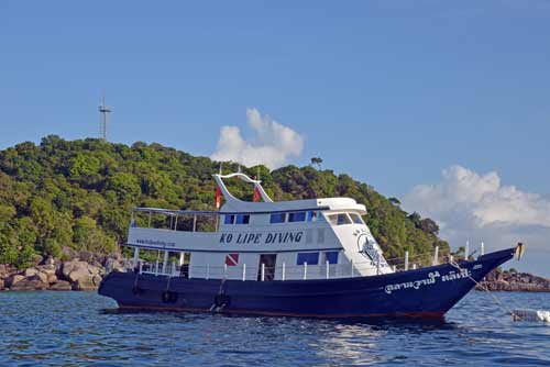 lipe dive boat-AsiaPhotoStock