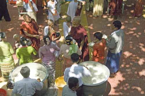 lunching monks-AsiaPhotoStock