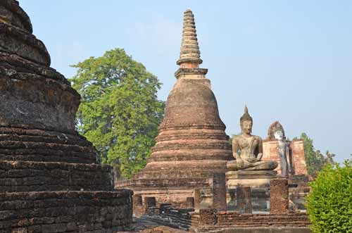 mahathat sukhothai-AsiaPhotoStock