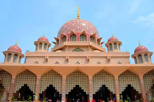 main mosque putrajaya-AsiaPhotoStock