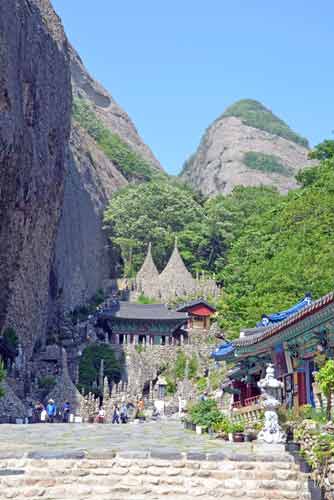 maisan pagoda-AsiaPhotoStock