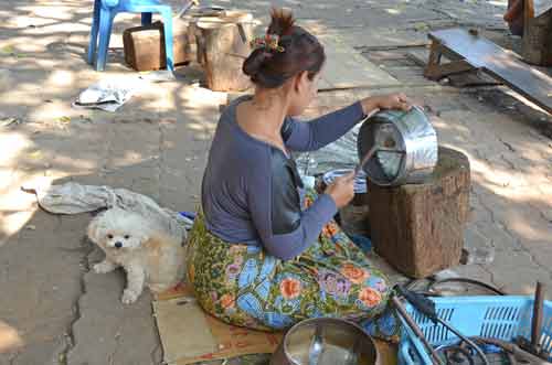 making bowl ban bat-AsiaPhotoStock