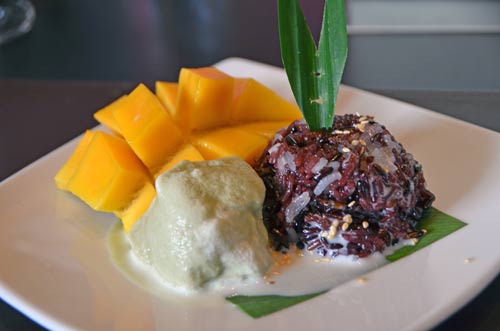 mango with sticky rice-AsiaPhotoStock