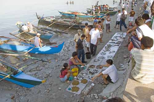 manila bay on a sunday-AsiaPhotoStock