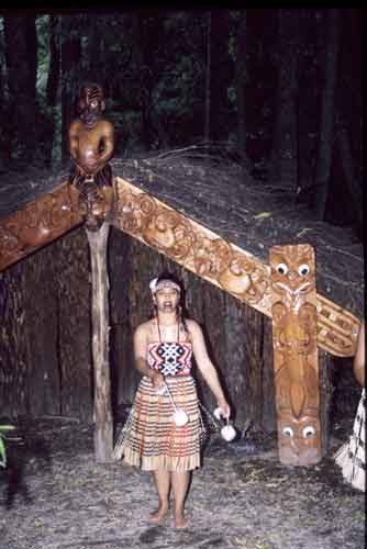 maori_girl-AsiaPhotoStock