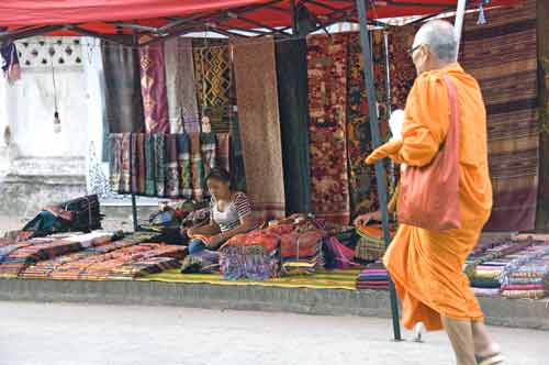 market luang-AsiaPhotoStock