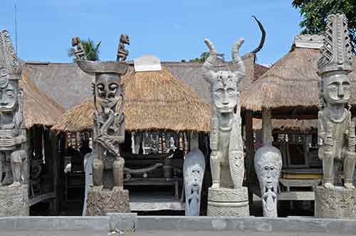 mas sculptures-AsiaPhotoStock