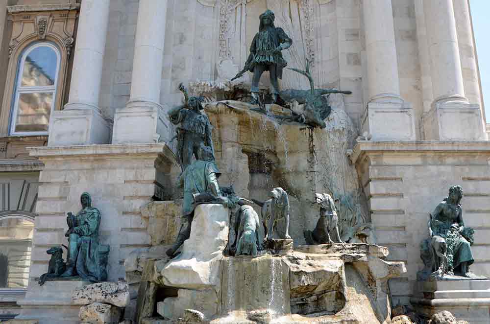 matyas fountain-AsiaPhotoStock