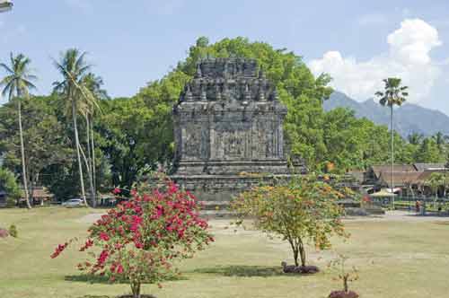 mendut temple-AsiaPhotoStock