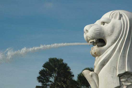 merlion spouting-AsiaPhotoStock