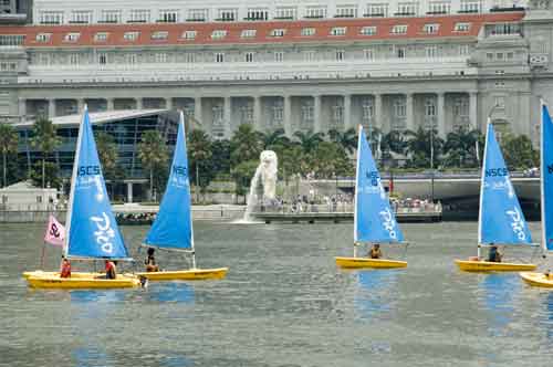 yachts and merlion-AsiaPhotoStock