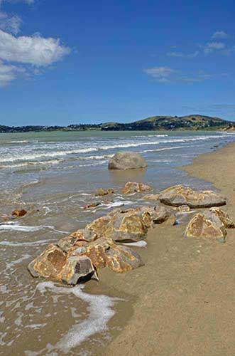 moeraki rocks-AsiaPhotoStock