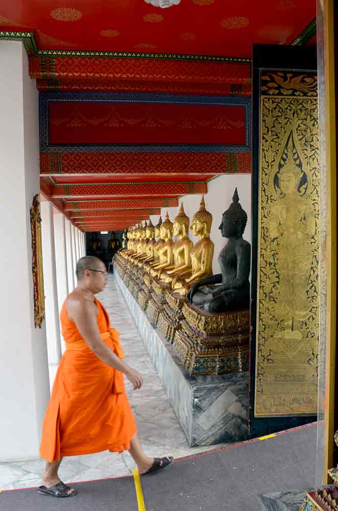 monk at wat pho bangkok-AsiaPhotoStock