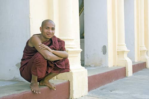 monk shwezigon-AsiaPhotoStock