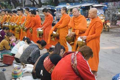 monks-AsiaPhotoStock