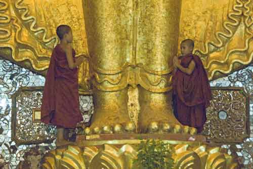 monks ananda-AsiaPhotoStock