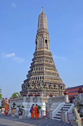 monks at wat arun-AsiaPhotoStock