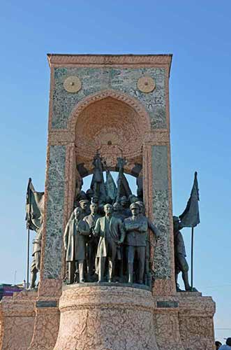 monument of the republic-AsiaPhotoStock