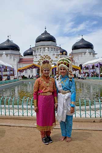 mosque dressed up-AsiaPhotoStock