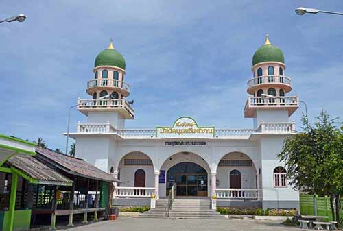 mosque in hua thanon-AsiaPhotoStock