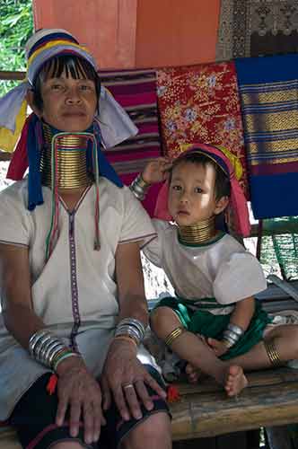 mother daughter neck-AsiaPhotoStock