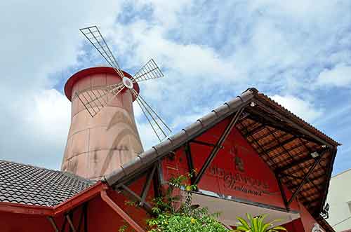 moulin rouge-AsiaPhotoStock