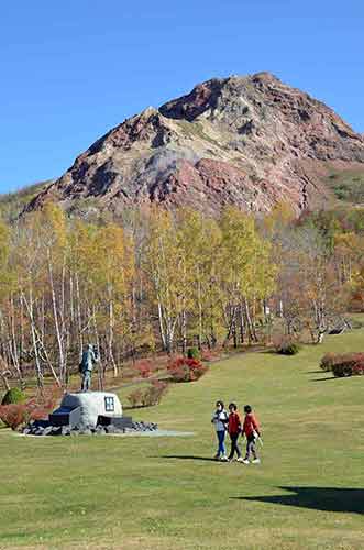 mount suzan-AsiaPhotoStock
