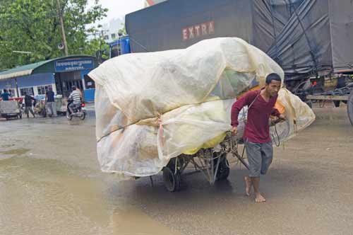 movers aranya pratet-AsiaPhotoStock