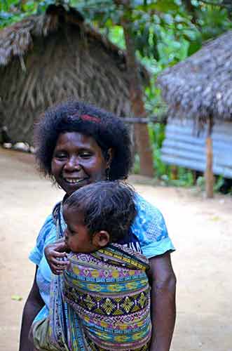 mum and baby asli-AsiaPhotoStock