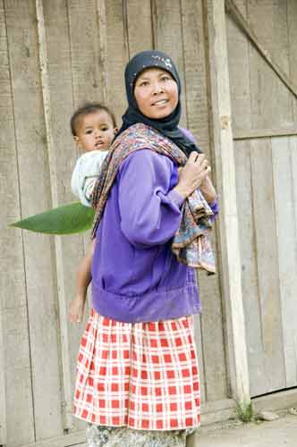 mum and child-AsiaPhotoStock