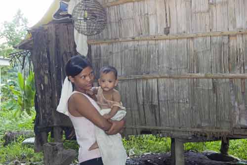 mangyan mum and child-AsiaPhotoStock