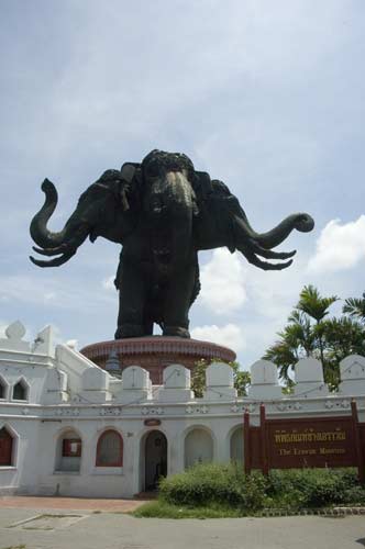 museum elephants-AsiaPhotoStock