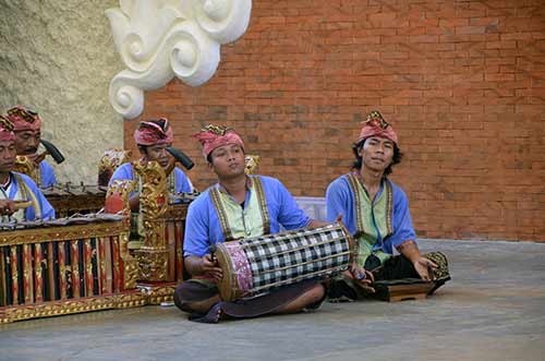 musicians bali-AsiaPhotoStock