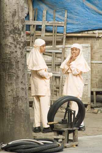 muslim girls-AsiaPhotoStock