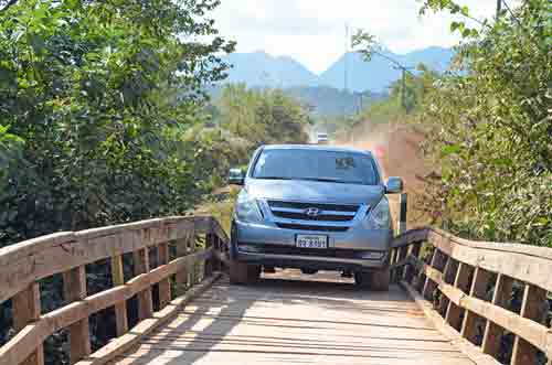 narrow bridge-AsiaPhotoStock