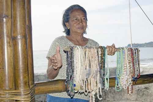 necklaces-AsiaPhotoStock