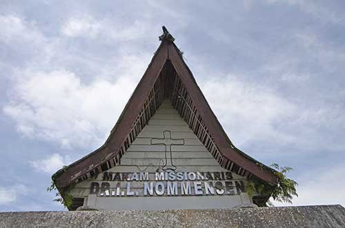 nommensen grave-AsiaPhotoStock