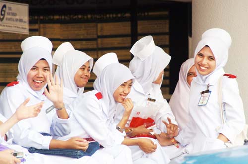 muslim nurses-AsiaPhotoStock