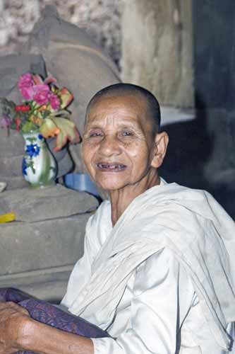 old lady at shrine-AsiaPhotoStock