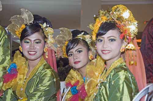 opening dancers-AsiaPhotoStock